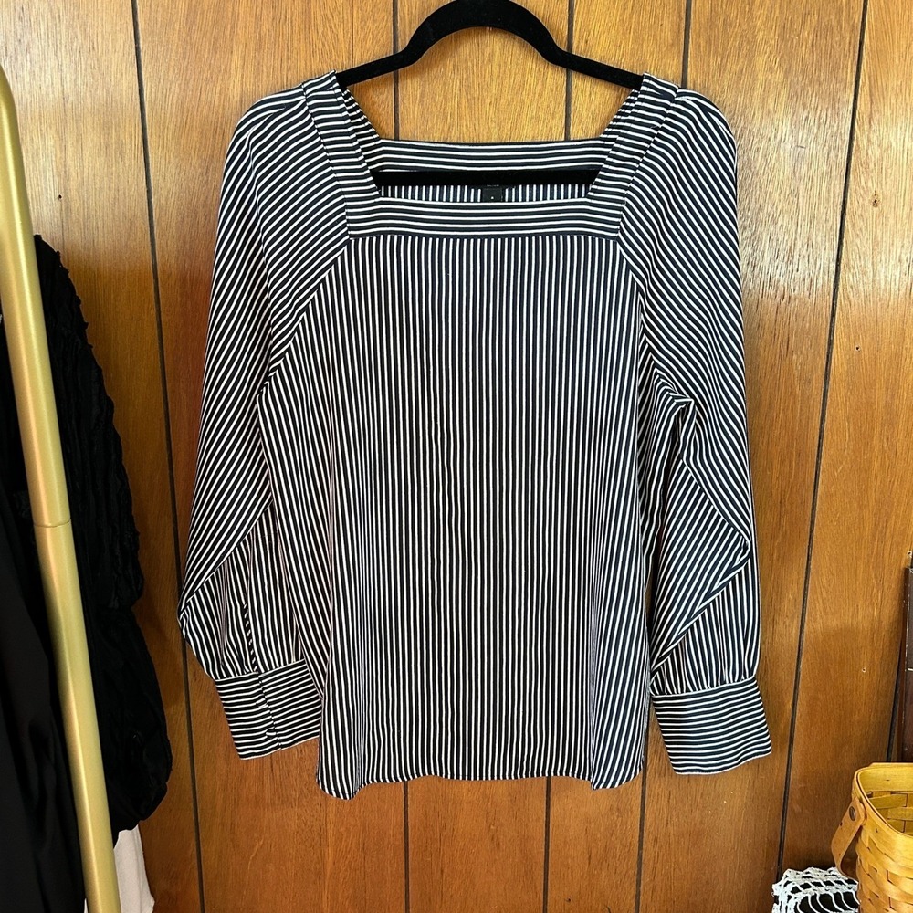 Ann Taylor Factory Navy‎ & White Striped Square Neck Blouse – Size Medium